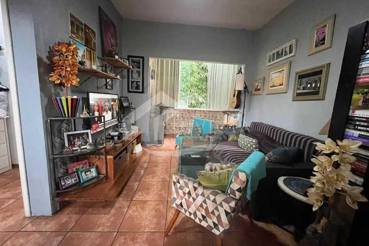 894717586-185.42803718297722e6 - 24