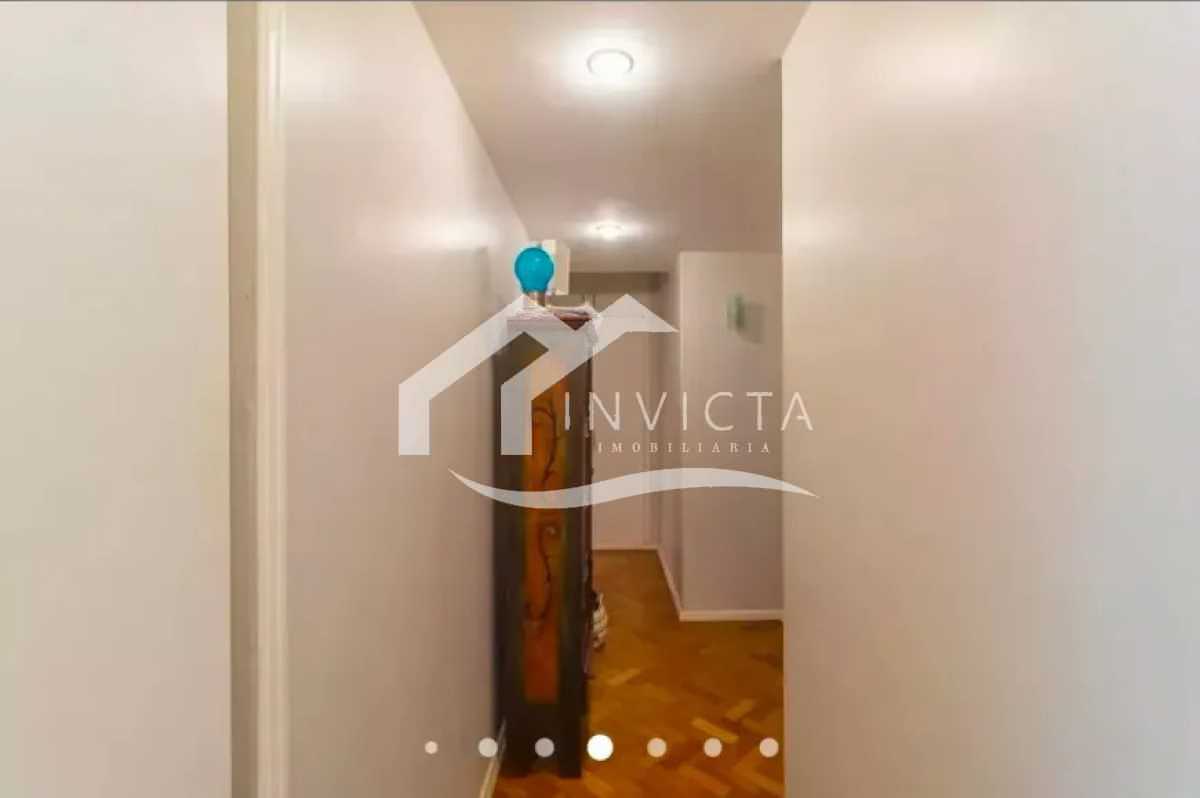 Imperdível - lindo Apartamento, silencioso, a uma quadra da praia, amplo, com planta circular e muitos armários. - IPAP30307