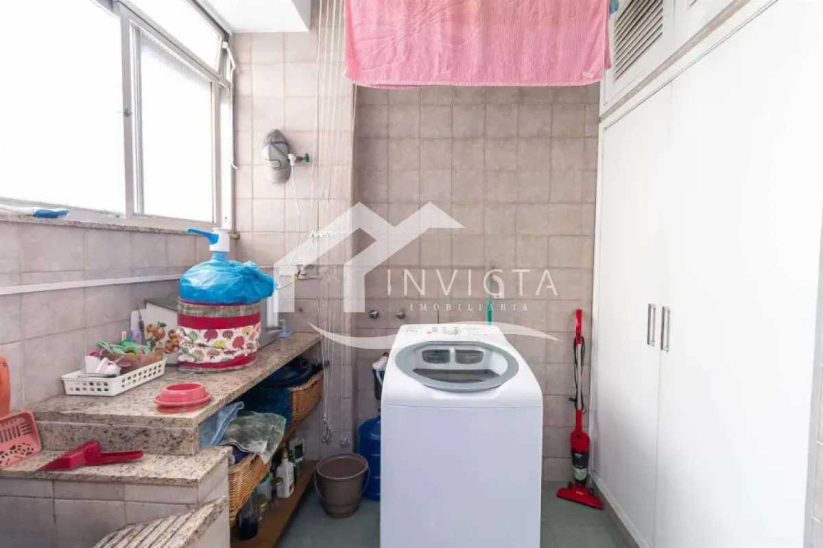 Imperdível - lindo Apartamento, silencioso, a uma quadra da praia, amplo, com planta circular e muitos armários. - IPAP30307