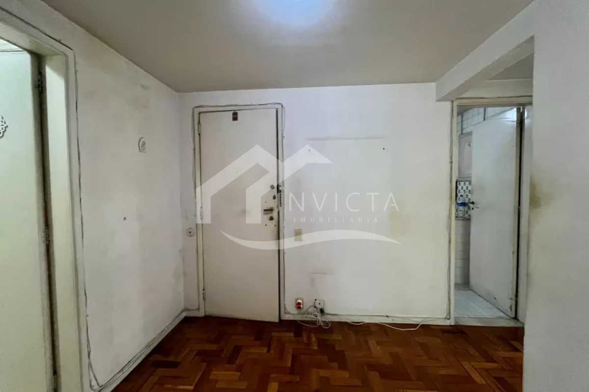 Conheça Hall do imóvel - Quadrilátero: Excelente oportunidade de 3 quartos com vaga a 2 minutinhos da Praia de Ipanema - IPAP30328 - 4 Hall - 4