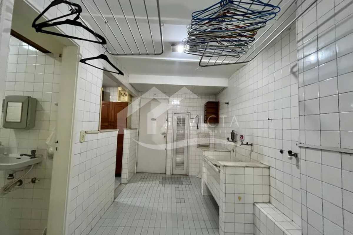Conheça Área de serviço do imóvel - Quadrilátero: Excelente oportunidade de 3 quartos com vaga a 2 minutinhos da Praia de Ipanema - IPAP30328 - 22 Área de serviço - 22
