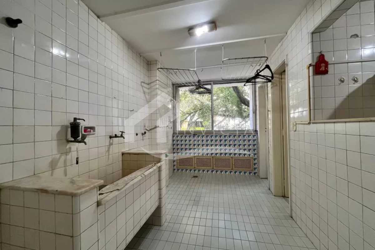 Conheça Área de serviço do imóvel - Quadrilátero: Excelente oportunidade de 3 quartos com vaga a 2 minutinhos da Praia de Ipanema - IPAP30328 - 21 Área de serviço - 21