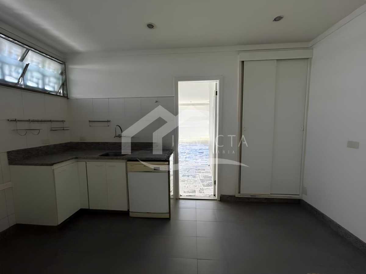 Ótima localização - Quadrilátero do Charme, 2ª quadra da praia: Apartamento 4 quartos (150m²) com vaga - IPAP40091