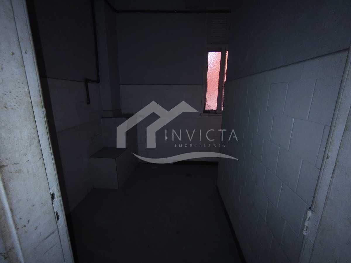 1000565195 - 26