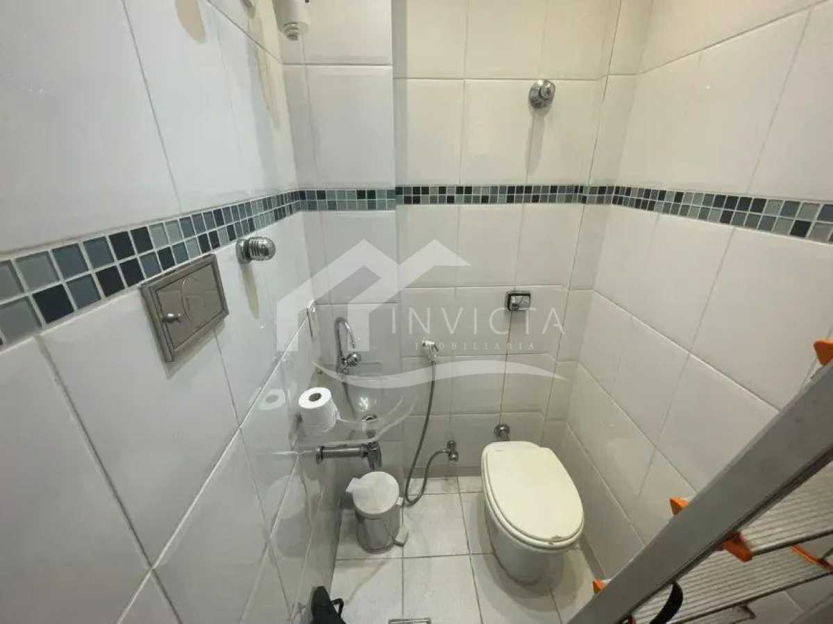 Conheça Banheiro de serviço do imóvel - Quarto e sala com dependência próximo ao metrô Siqueira Campos - FCAP12071 - 23 Banheiro de serviço - 23