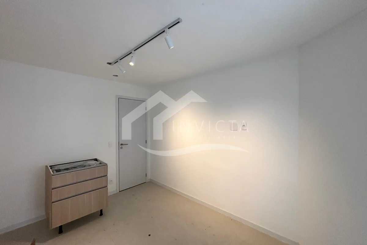 Quarto - 12