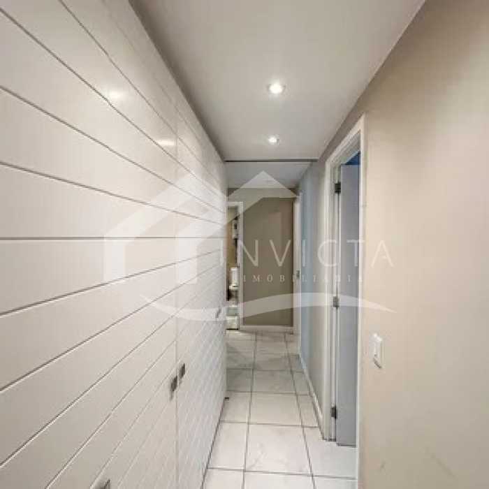 Conheça Corredor do imóvel - imperdível apartamento com varanda e infraestrutura completa - IPAP30356 - 10 Corredor - 10