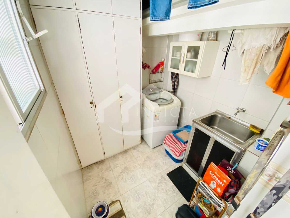 Conheça Área de serviço do imóvel - MARAVILHOSO APARTAMENTO DE TRÊS QUARTOS COM VAGA - FCAP30720 - 23 Área de serviço - 23