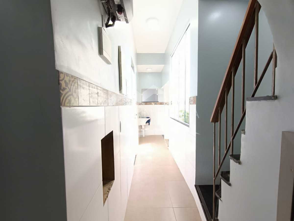 Conheça corredor c/ acesso a cozinha do imóvel - maravilhosa cobertura duplex localizado no coração de Copacabana! - FCAP80001 - 13 corredor c/ acesso a cozinha - 13