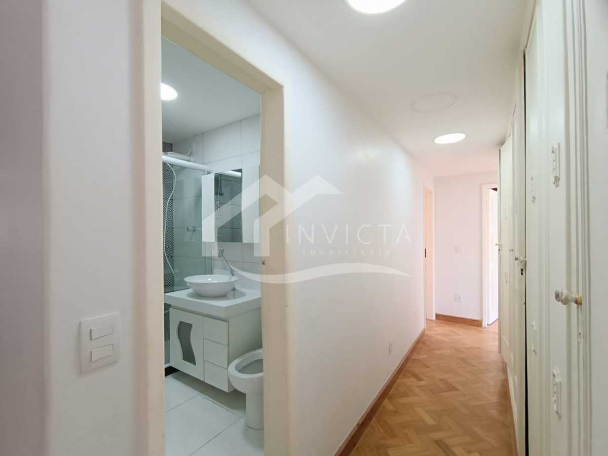 Conheça corredor c/ acesso aos quartos do imóvel - maravilhosa cobertura duplex localizado no coração de Copacabana! - FCAP80001 - 12 corredor c/ acesso aos quartos - 12