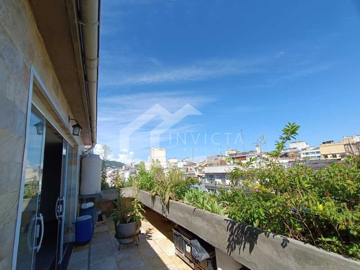 Conheça varanda principal do 2º piso do imóvel - maravilhosa cobertura duplex localizado no coração de Copacabana! - FCAP80001 - 30 varanda principal do 2º piso - 30