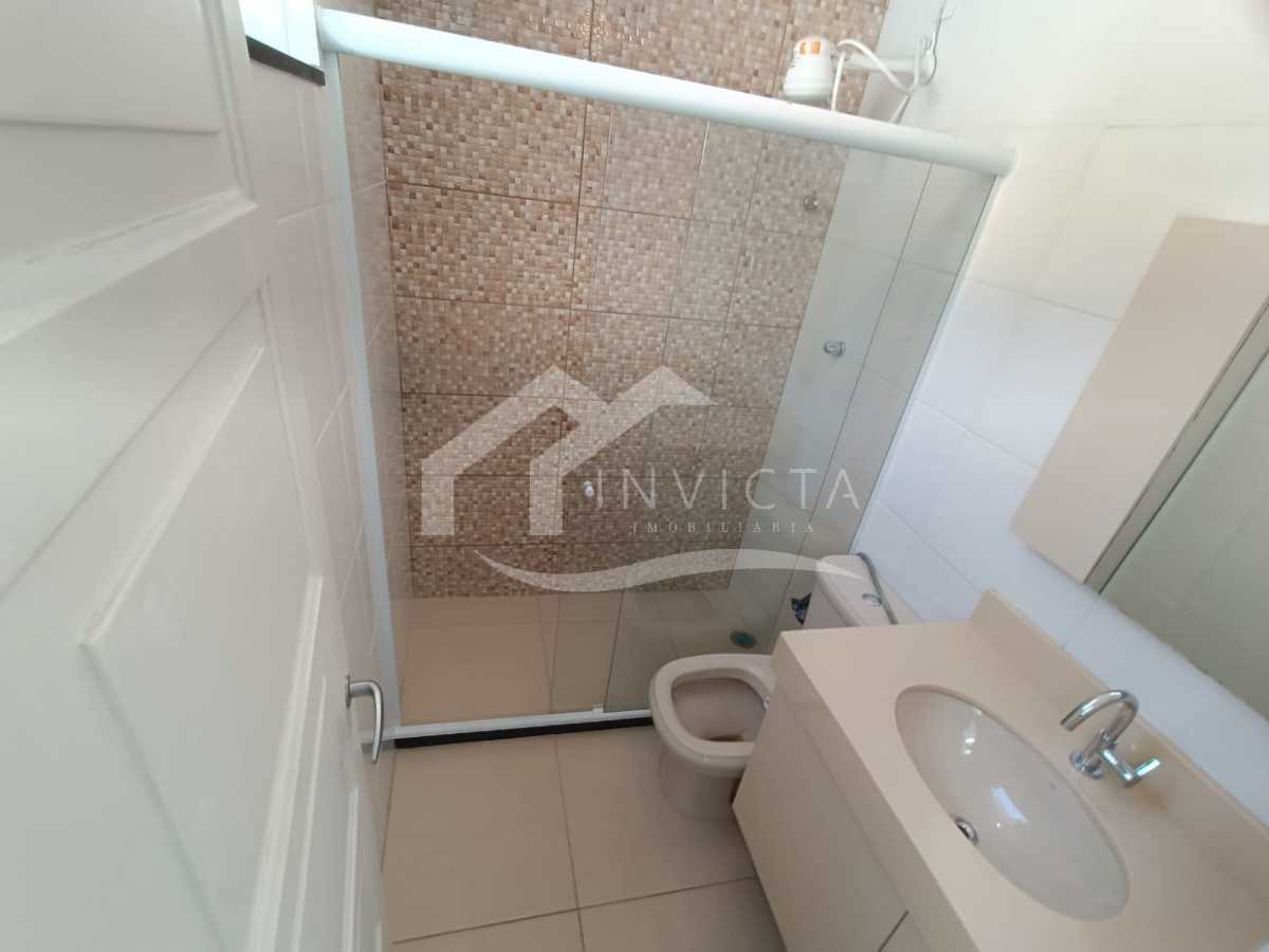 Conheça banheiro social superior do imóvel - maravilhosa cobertura duplex localizado no coração de Copacabana! - FCAP80001 - 19 banheiro social superior - 19