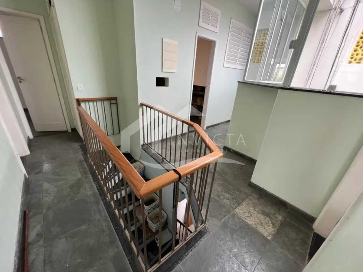 Corredor principal 2º piso - 19