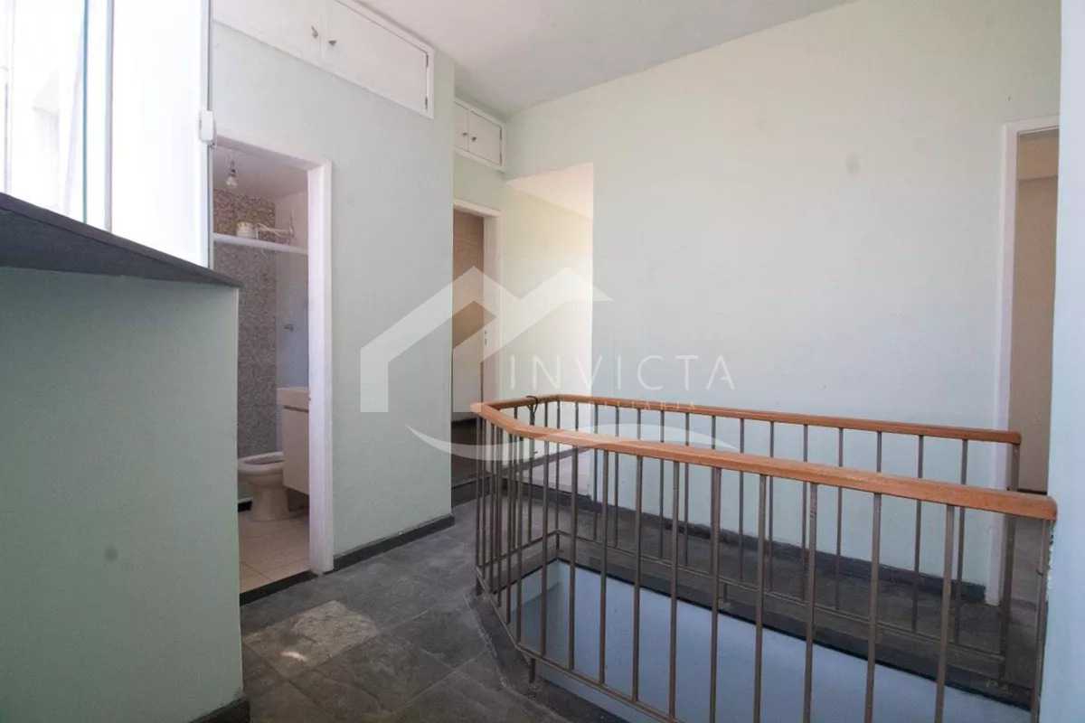 Corredor principal 2º piso - 20