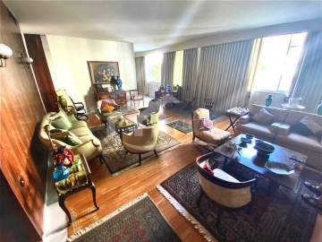 Ótima localização - Deslumbrante Residência de Quatro Quartos no Coração de Copacabana com Duas Vagas Garantidas na Escritura!! - FCAP40119