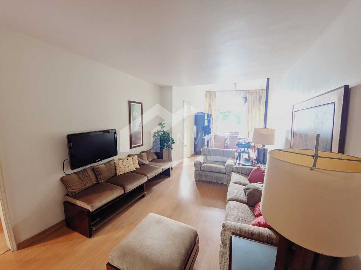 Imperdível - MARAVILHOSO 3 QUARTOS NA QUADRA DA PRAIA EM RUA NOBRE!!! - FCAP30845