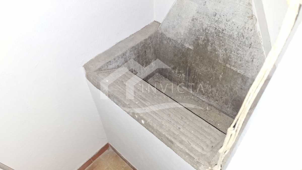 2e99e39a-a453-4fe8-a19a-f1a8f5 - 24