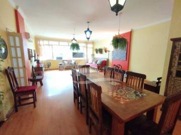 Ótima localização - MARAVILHOSO 4 QUARTOS COM DEPENDÊNCIA EM RUA SILENCIOSA NO POSTO 2! - FCAP40125