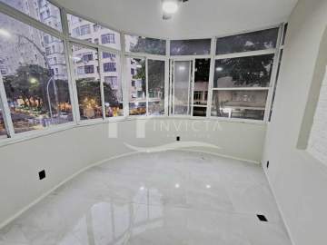 Imperdível - Encantador Apartamento de 3 Quartos, Totalmente Reformado, com Varanda e Vista para o Mar - PSAP30003
