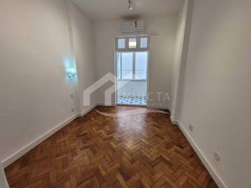 Imperdível - MARAVILHOSO APARTAMENTO CONJUGADO COM VARANDA EM COPACABANA - FCKI10568