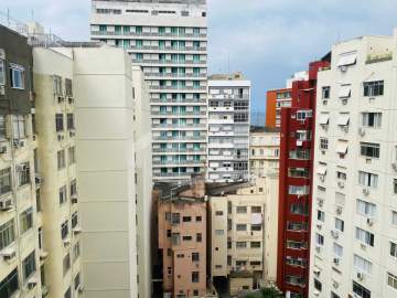 Imperdível - Maravilhoso conjugado dividido em quarto e sala no coração de copacabana - FCKI10420