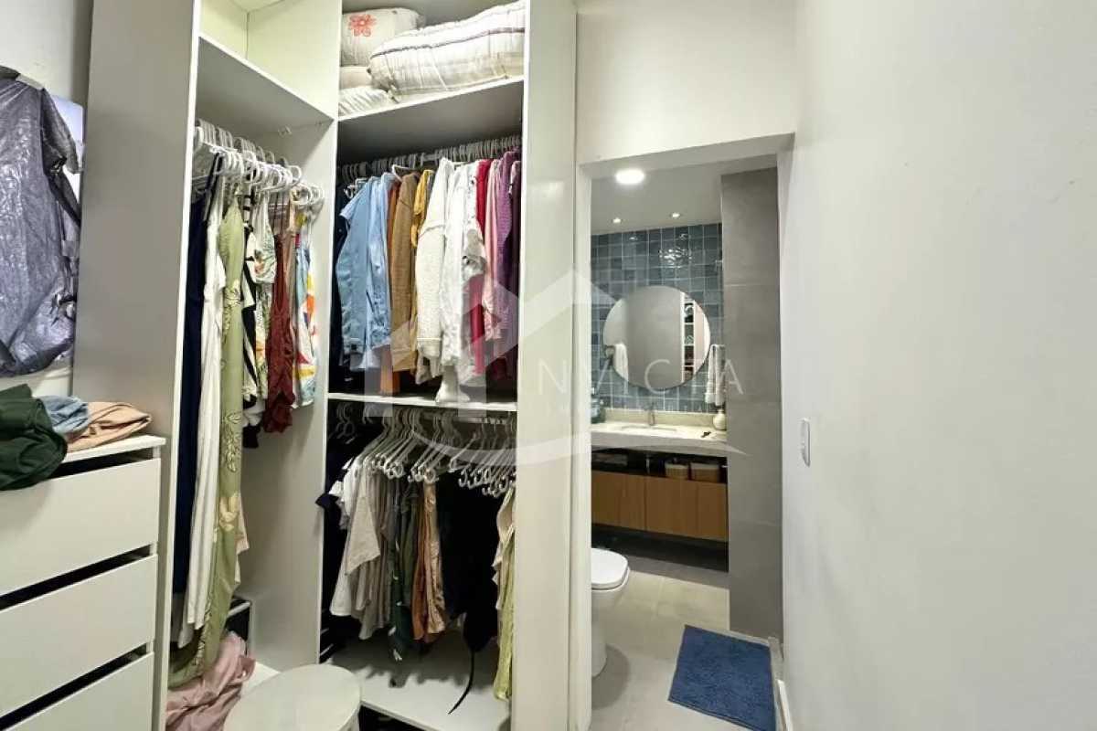 Conheça Closet suíte do imóvel - Reformadíssimo apartamento de 3 quartos, 100m² no Posto 6! - PSAP30134 - 20 Closet suíte - 20