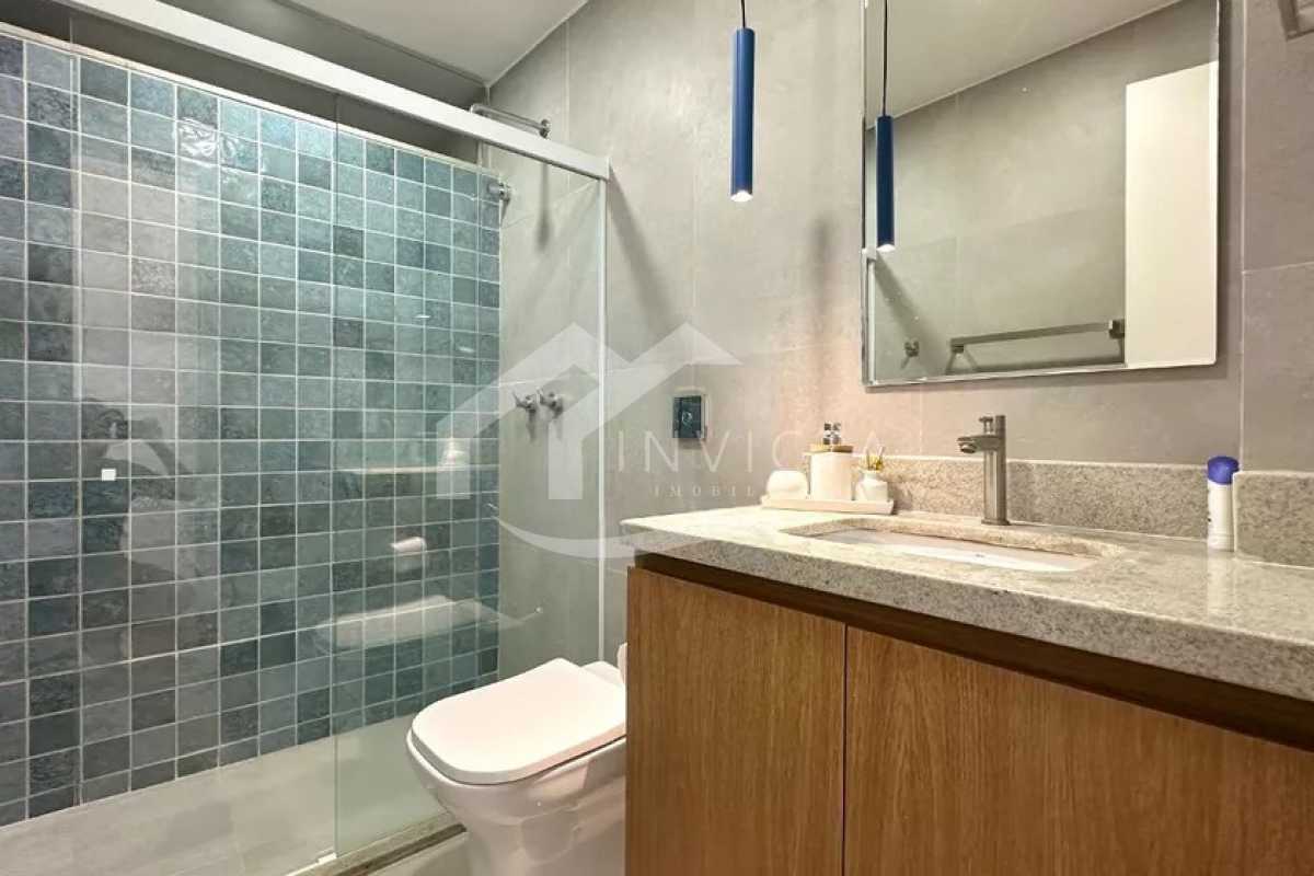 Conheça Banheiro social do imóvel - Reformadíssimo apartamento de 3 quartos, 100m² no Posto 6! - PSAP30134 - 15 Banheiro social - 15