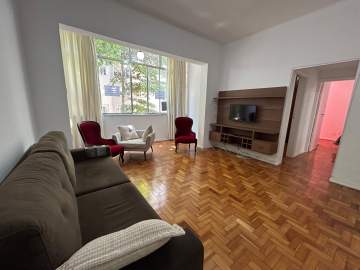 Imperdível - Maravilhoso apartamento reformado no posto 6 a uma quadra da praia - RPAP20012