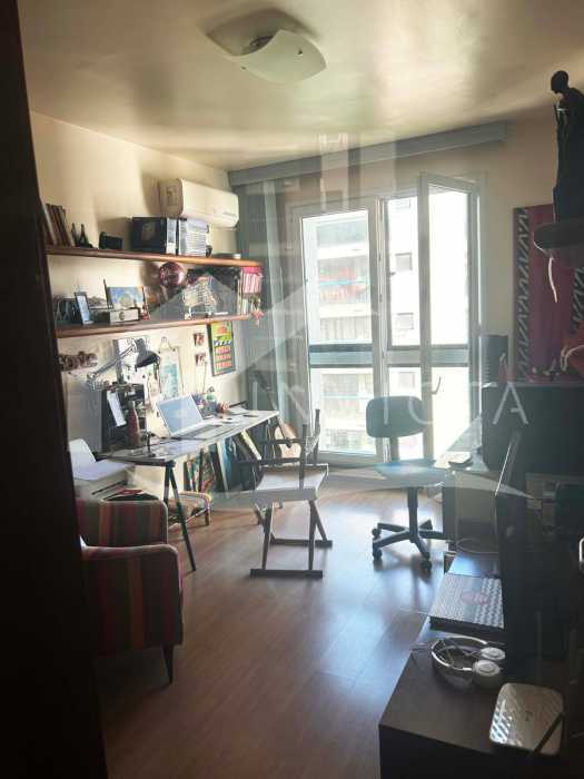 Imperdível - Belíssima cobertura em rua nobre de Copacabana - FCAP21255