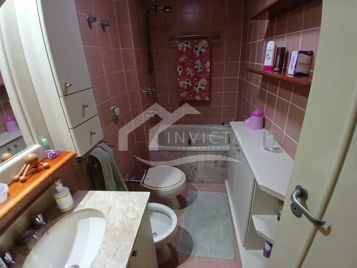 Imperdível - Belíssima cobertura em rua nobre de Copacabana - FCAP21255