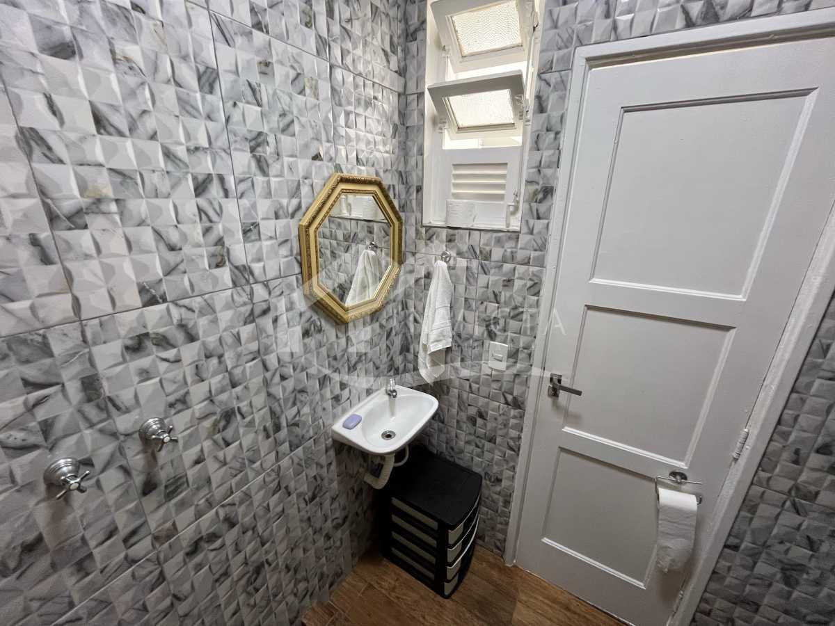 Imperdível - Excelente 3 quartos reformado com vaga na escritura - FLAP30025