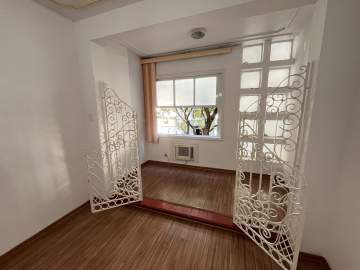 Imperdível - MARAVILHOSO TRÊS QUARTOS EM RUA NOBRE COM VAGA NA ESCRITURA!!!!! - FCAP31582