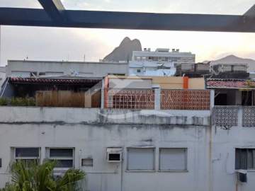 Imperdível - Maravilhosa Triplex no Leblon , com vista para montanha quadra da praia , todo modernizado e reformado , com vaga na escritura - IPAP30006