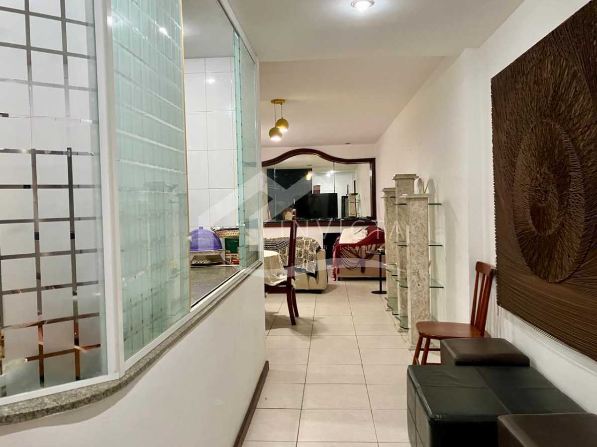 Conheça 1 Entrada do imóvel - Apartamento 2 quartos (c/ 2 suítes) e área externa no coração de Ipanema - IPAP20006 - 2 1 Entrada - 2