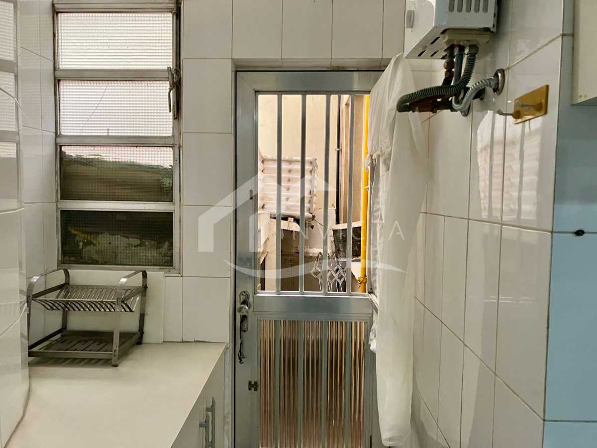 Conheça 10 Cozinha vista lavanderia do imóvel - Apartamento 2 quartos (c/ 2 suítes) e área externa no coração de Ipanema - IPAP20006 - 12 10 Cozinha vista lavanderia - 12