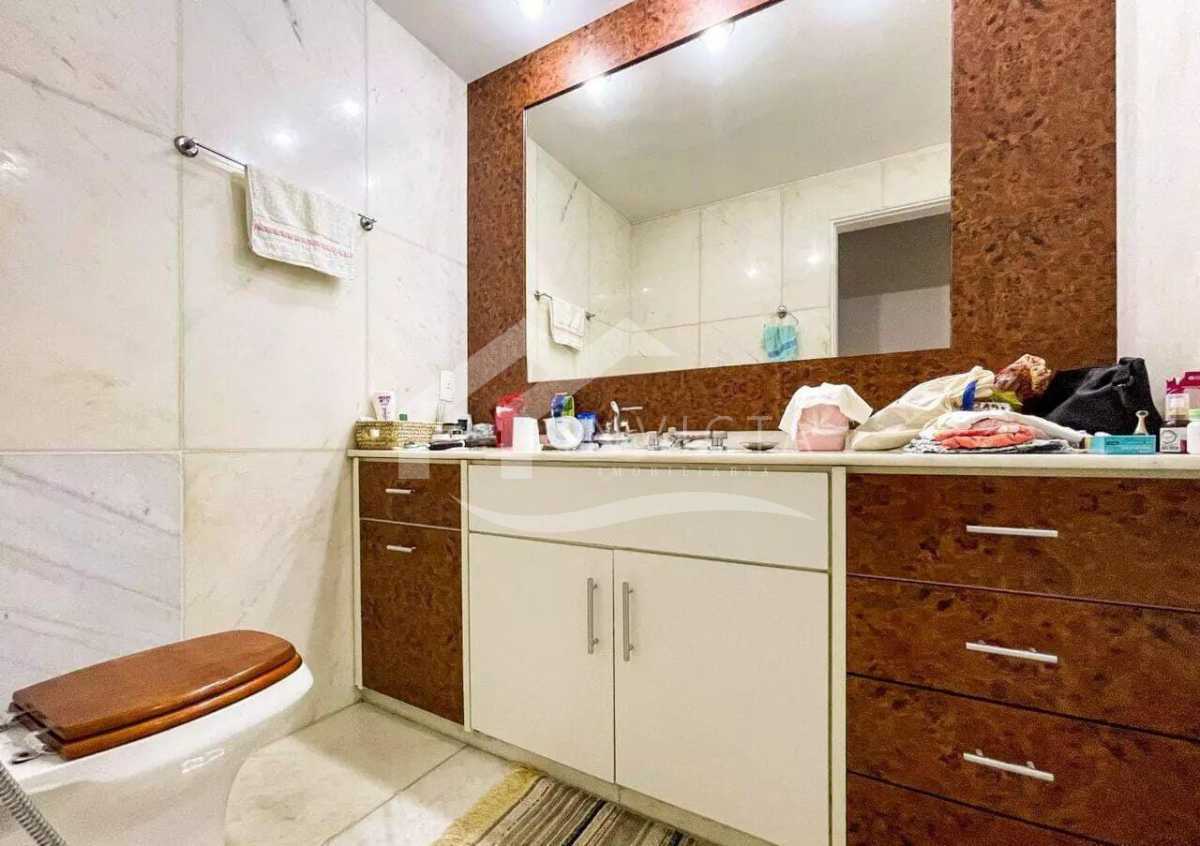 Conheça WhatsApp Image 2025-04-29 at 1 do imóvel - Excelente apartamento original 4 quartos com 3 vagas no quadrilátero de Ipanema!! - IPAP30010 - 24 WhatsApp Image 2025-04-29 at 1 - 24