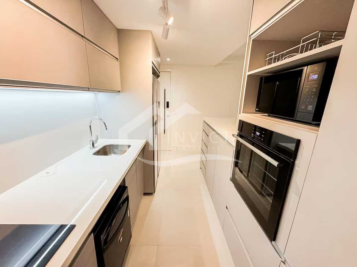 Conheça Cozinha do imóvel - 3 QUARTOS REFORMADO, COM VARANDA E VAGA NA ESCRITURA, NO LEBLON!!! - IPAP30011 - 16 Cozinha - 16