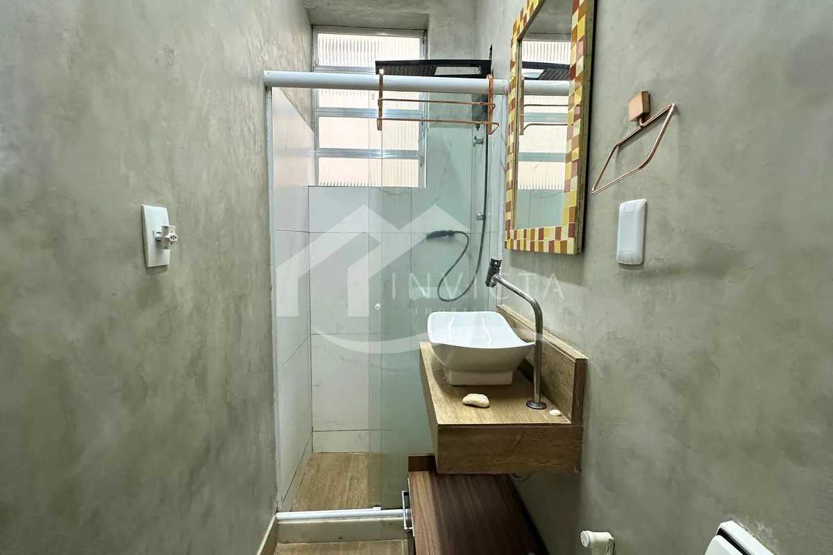 Ótima localização - INCRIVEL CONJUGADO REVESTIDO PARA QUARTO E SALA TUDO REFORMADO!!!! - FCKI10541