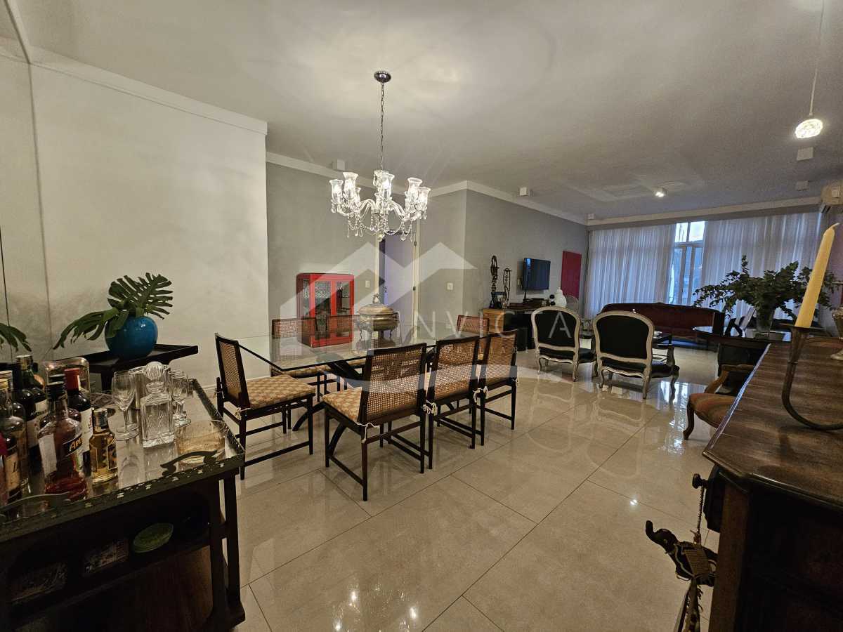 Imperdível - Esplêndido apartamento luxuoso, reformado e muito bem localizado em rua nobre do posto 6 - FCAP40234