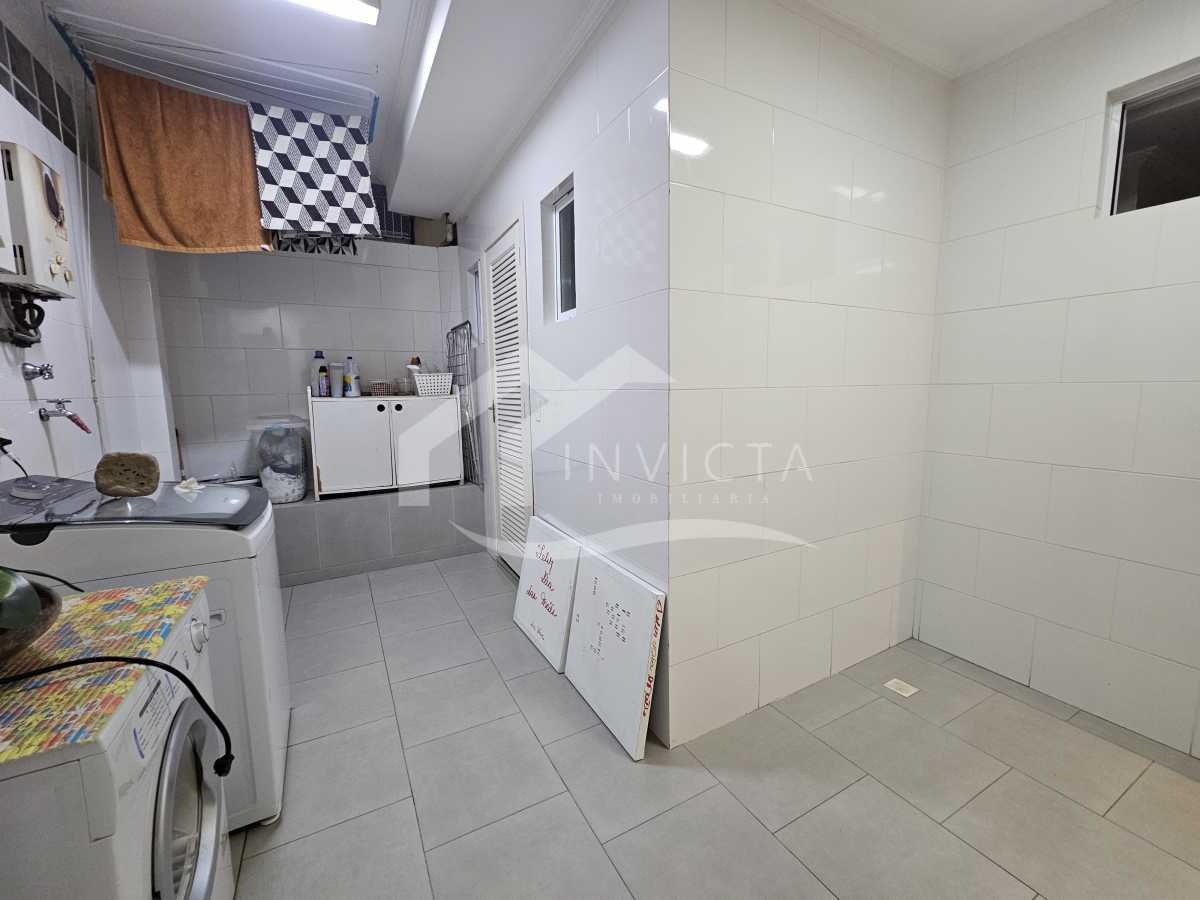 Imperdível - Esplêndido apartamento luxuoso, reformado e muito bem localizado em rua nobre do posto 6 - FCAP40234