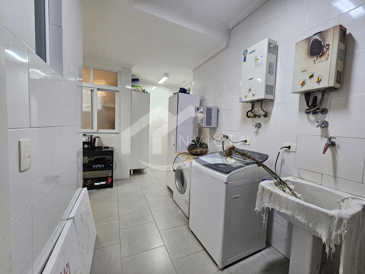 Imperdível - Esplêndido apartamento luxuoso, reformado e muito bem localizado em rua nobre do posto 6 - FCAP40234