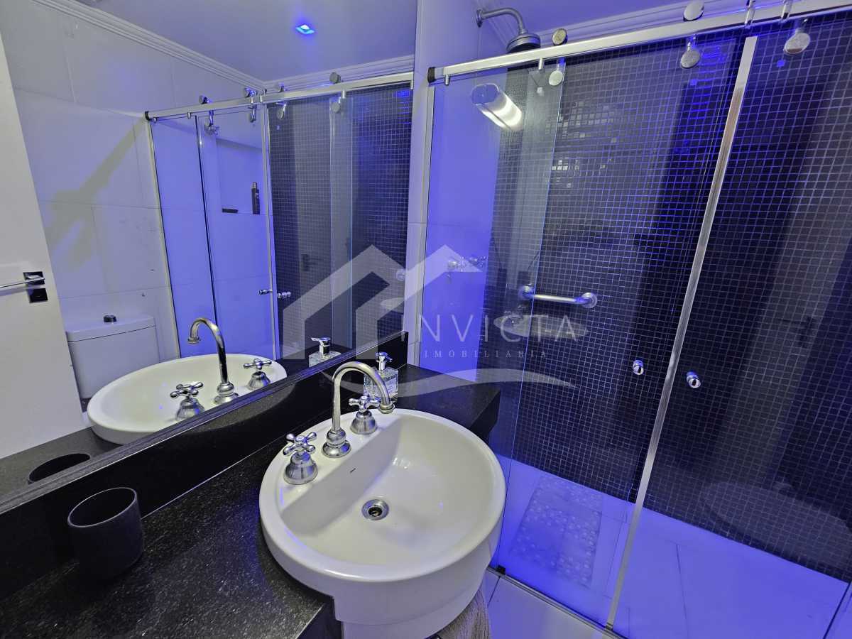 Imperdível - Esplêndido apartamento luxuoso, reformado e muito bem localizado em rua nobre do posto 6 - FCAP40234