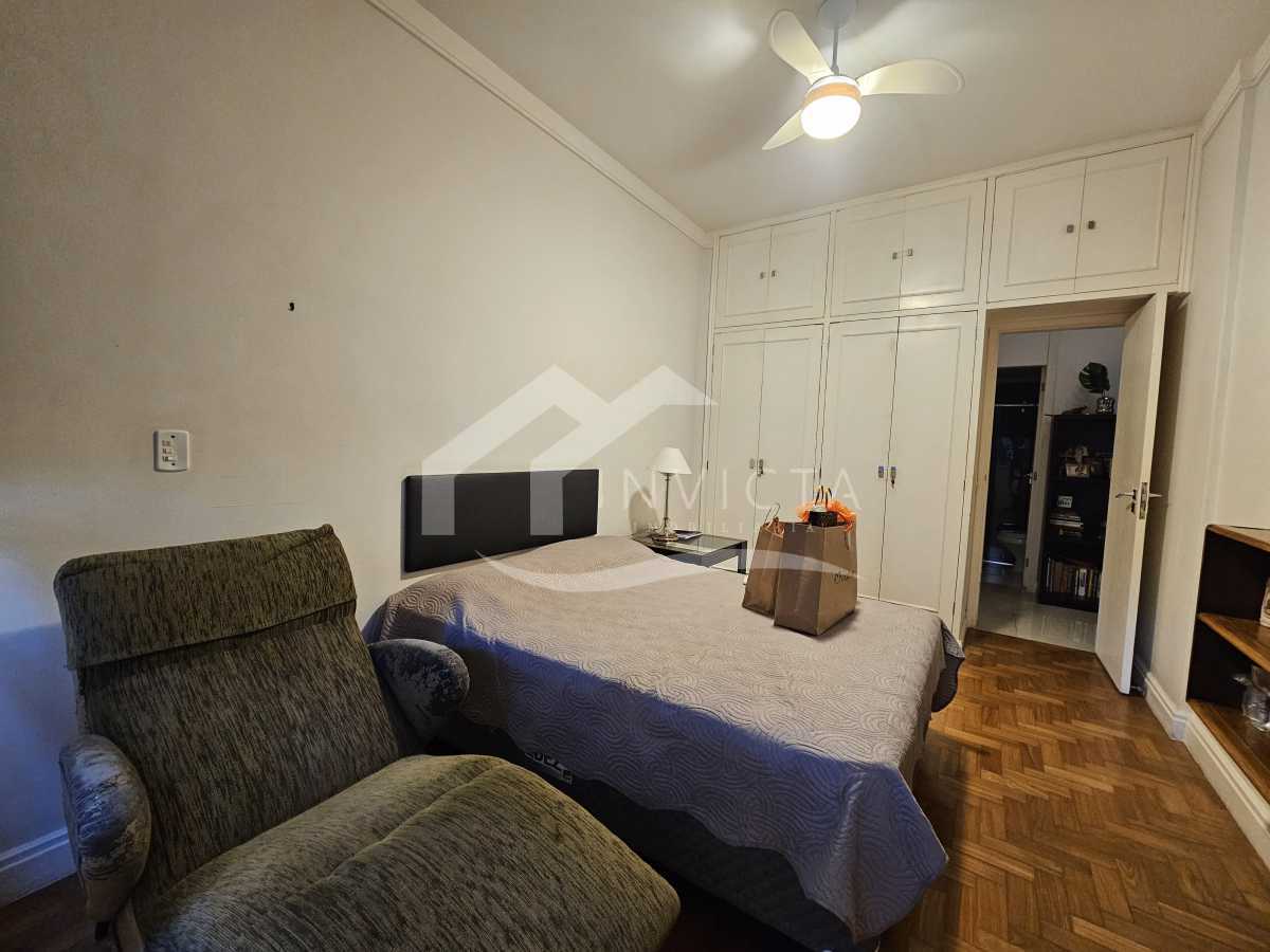 Imperdível - Esplêndido apartamento luxuoso, reformado e muito bem localizado em rua nobre do posto 6 - FCAP40234