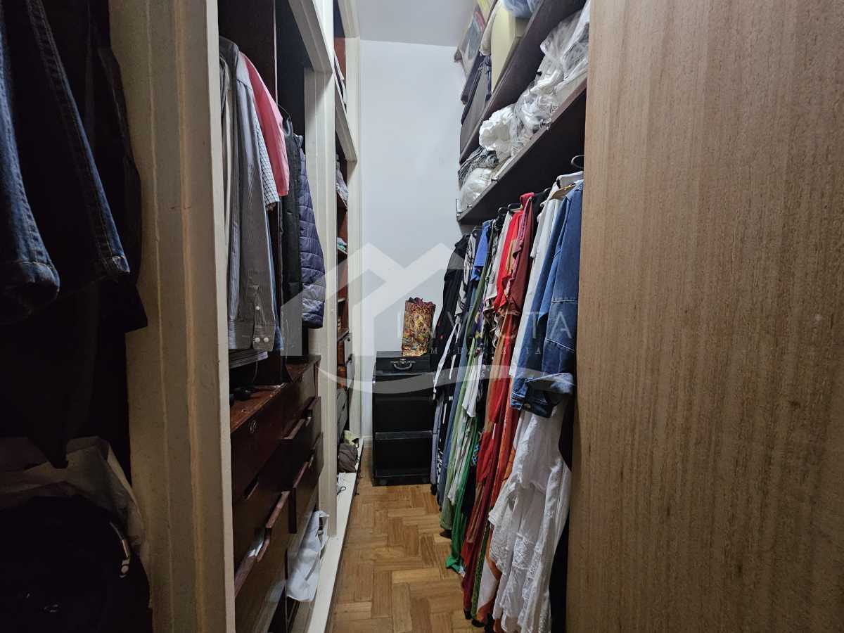 Imperdível - Esplêndido apartamento luxuoso, reformado e muito bem localizado em rua nobre do posto 6 - FCAP40234