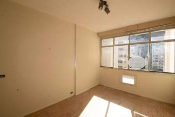 Imperdível - INCRIVEL 3 QUARTOS A UMA QUADRA DA PRAIA!!!!! - FCAP31607