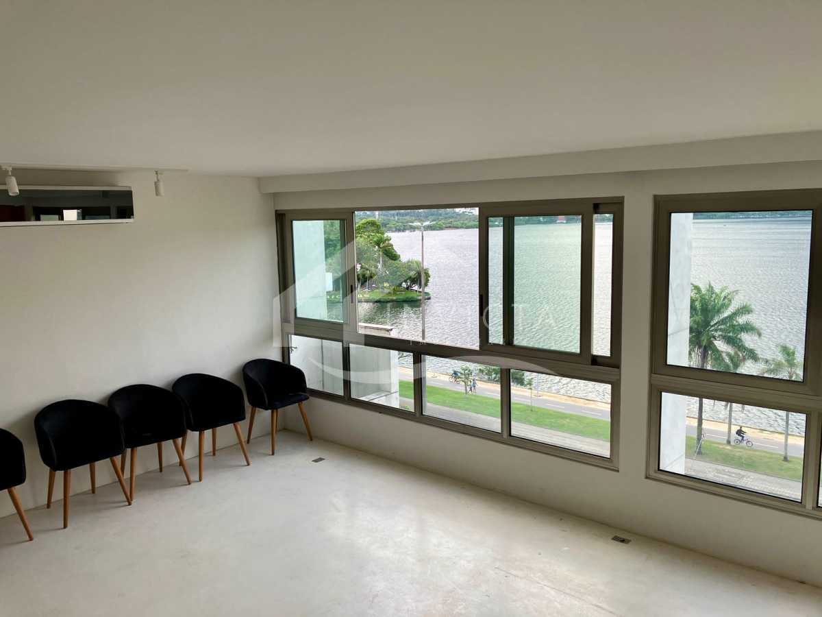 Conheça 17 do imóvel - Cobertura duplex reformada com vista Lagoa e Cristo - IPCO10001 - 18 17 - 18