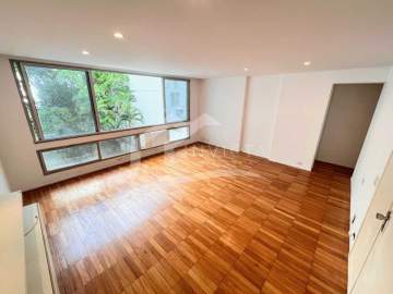 Imperdível - Excelente apartamento de 3 quartos com vaga no posto 10 - IPAP30020