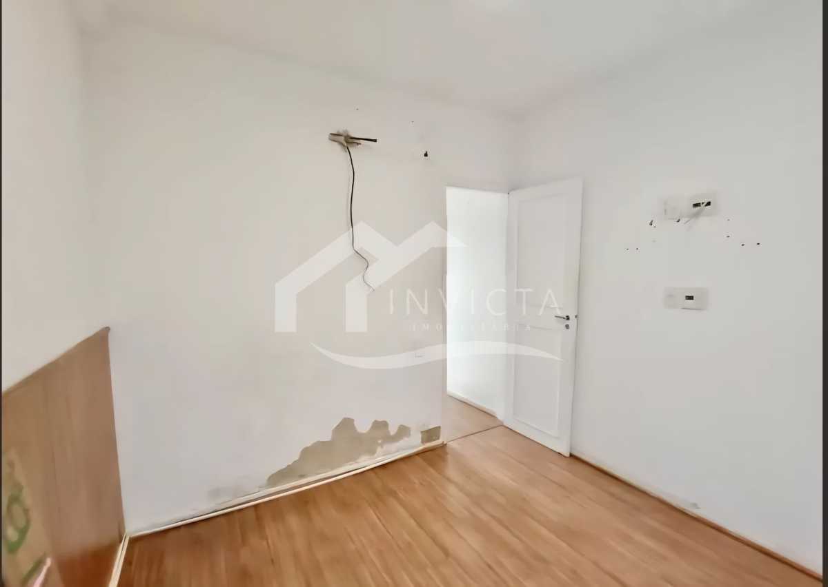 Conheça quarto 2 do imóvel - Oportunidade de 2 quartos com área aberta em rua valorizada no Leblon - IPAP20025 - 21 quarto 2 - 21