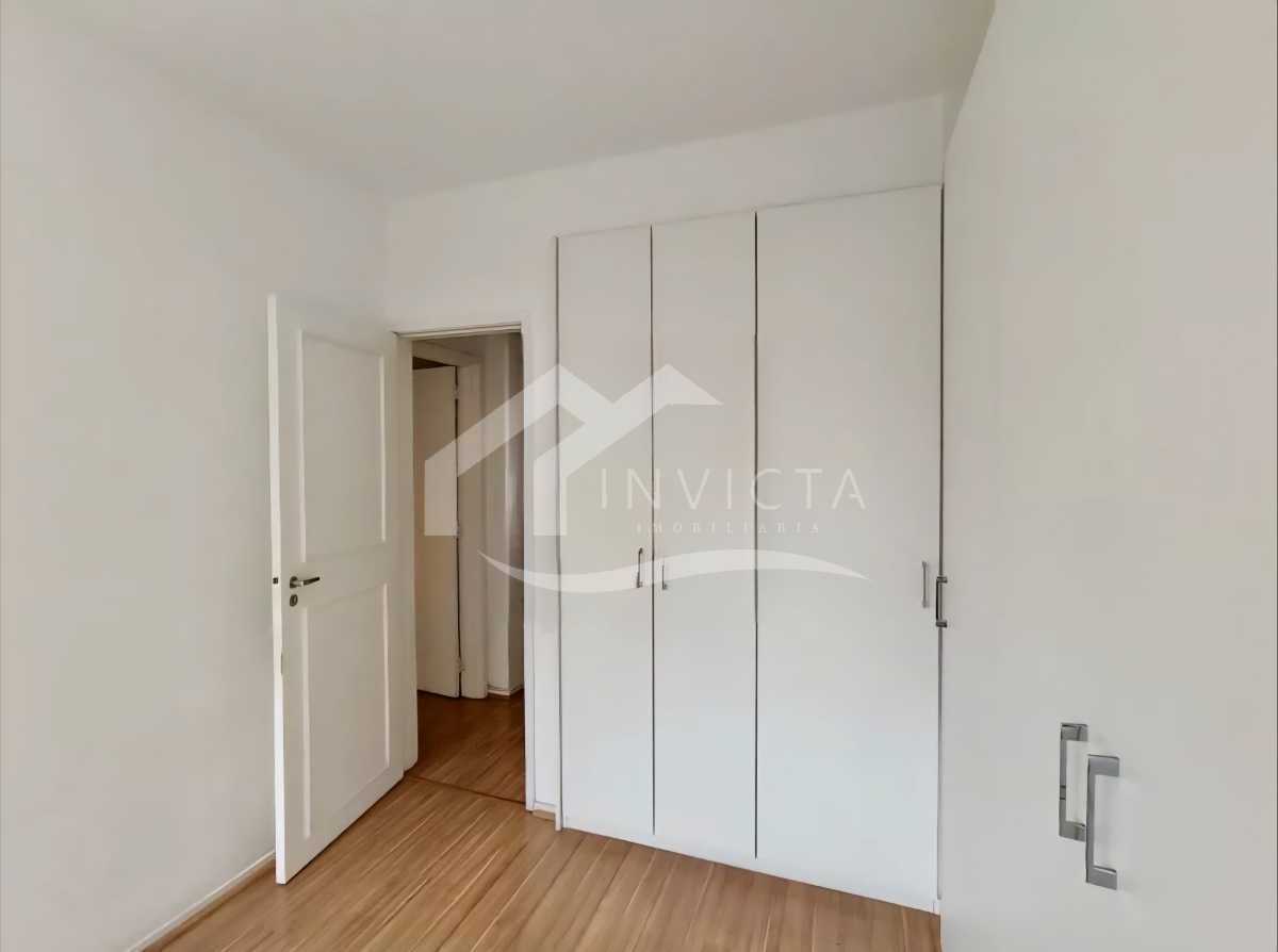 Conheça quarto 1c do imóvel - Oportunidade de 2 quartos com área aberta em rua valorizada no Leblon - IPAP20025 - 24 quarto 1c - 24