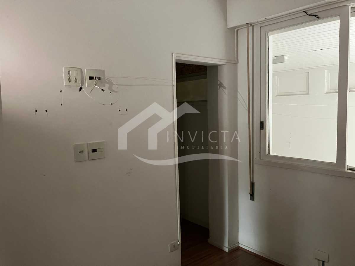 Conheça quarto 2c do imóvel - Oportunidade de 2 quartos com área aberta em rua valorizada no Leblon - IPAP20025 - 18 quarto 2c - 18